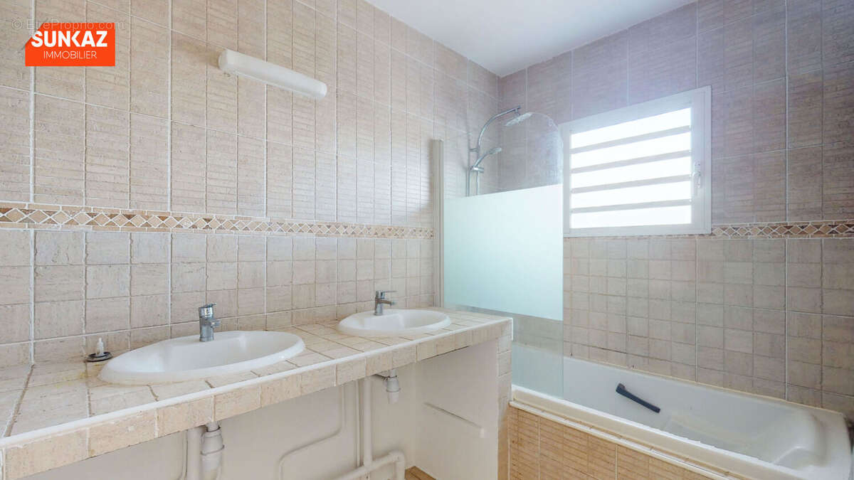 Maison à L&#039;ETANG-SALE