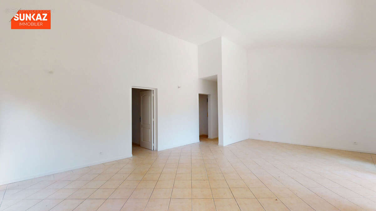 Maison à L&#039;ETANG-SALE