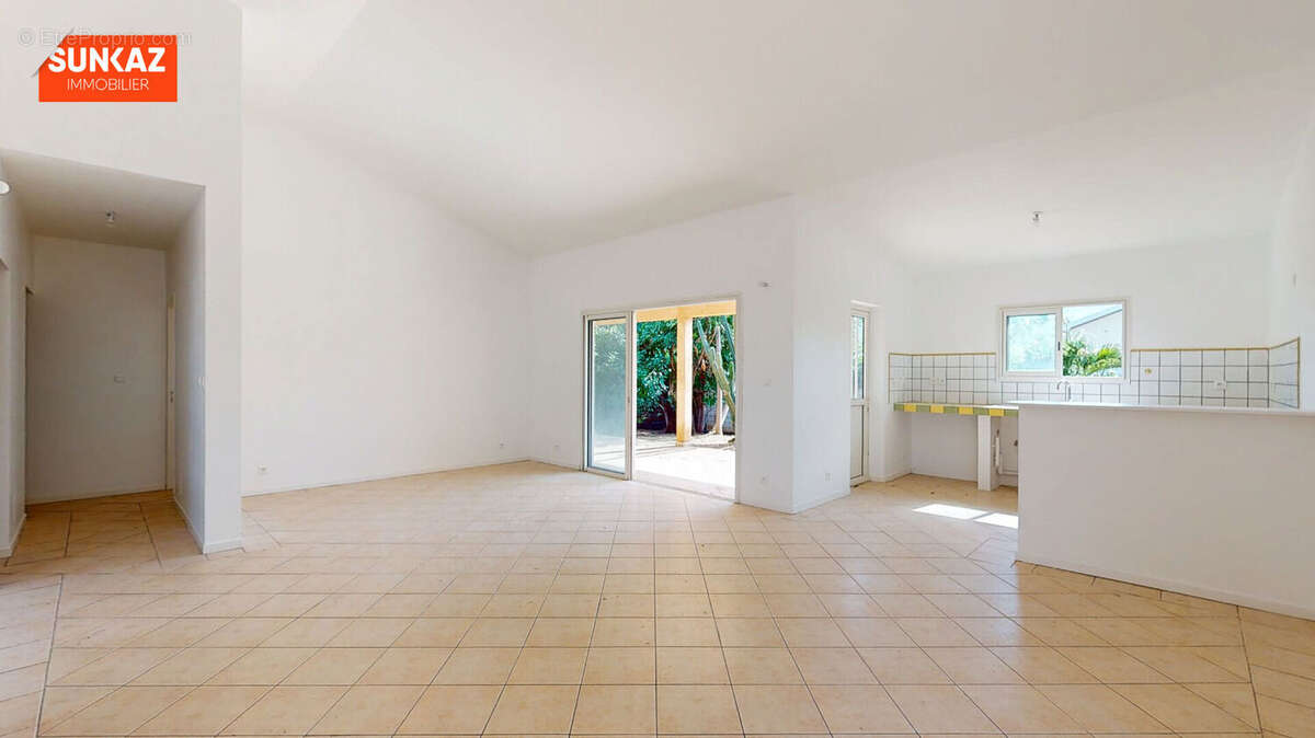 Maison à L&#039;ETANG-SALE