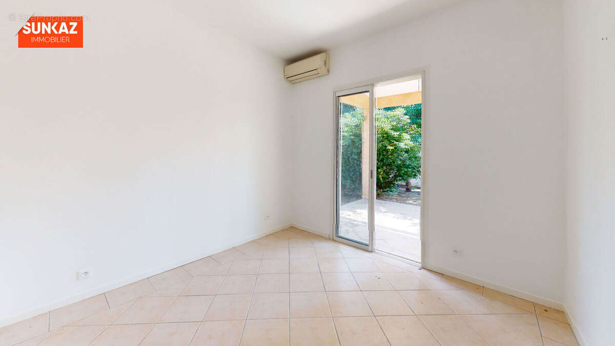 Maison à L&#039;ETANG-SALE