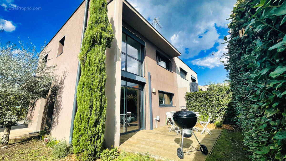 Maison à TASSIN-LA-DEMI-LUNE