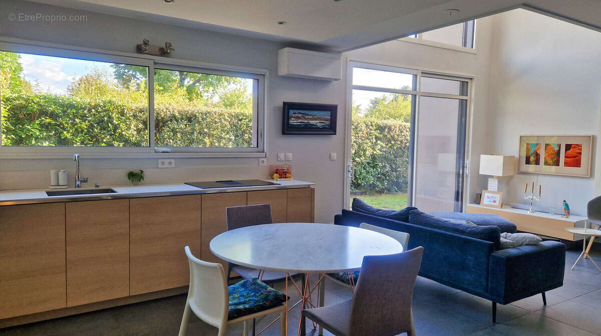 Maison à TASSIN-LA-DEMI-LUNE