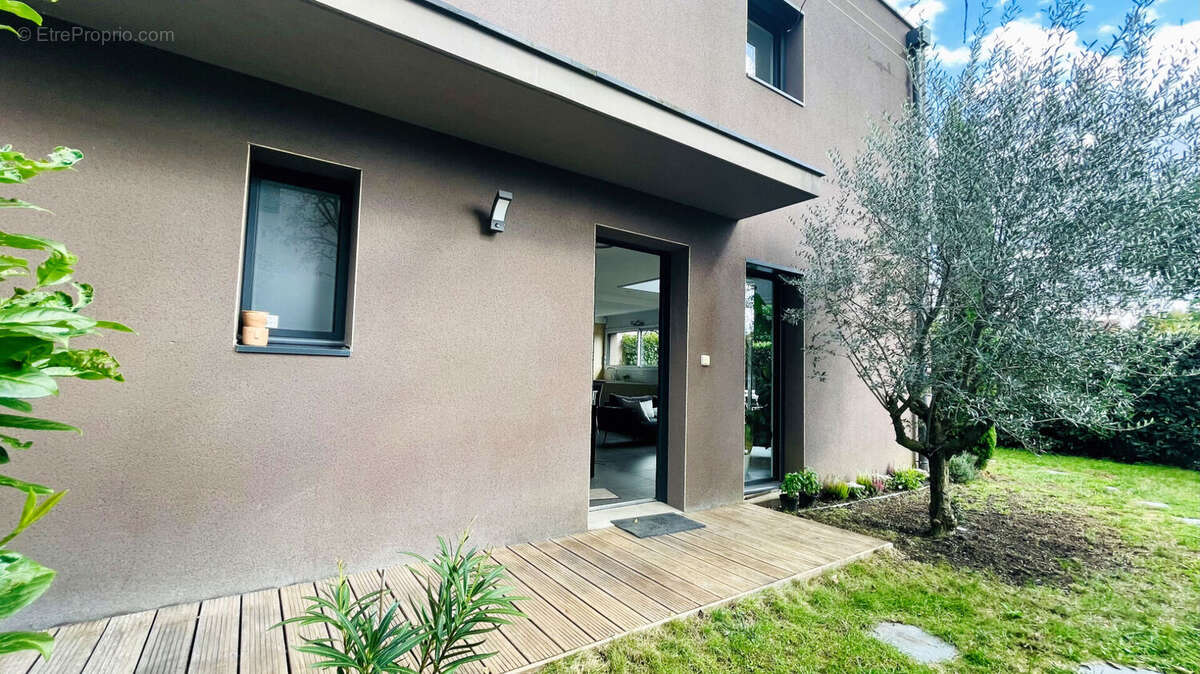 Maison à TASSIN-LA-DEMI-LUNE