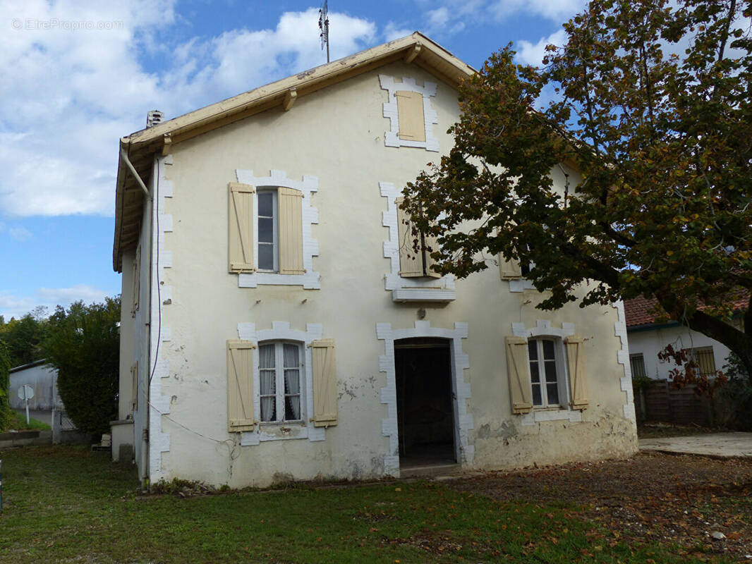Maison à POUILLON