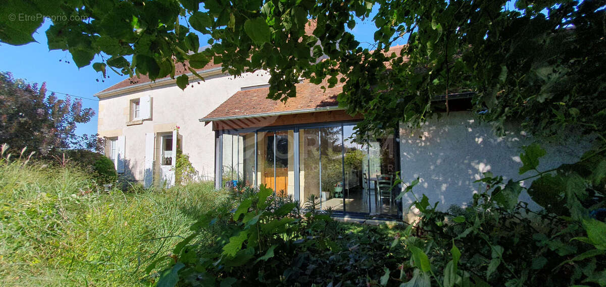 Maison à SUILLY-LA-TOUR