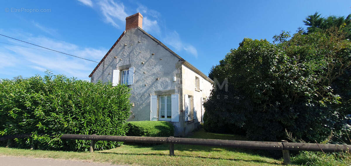 Maison à SUILLY-LA-TOUR