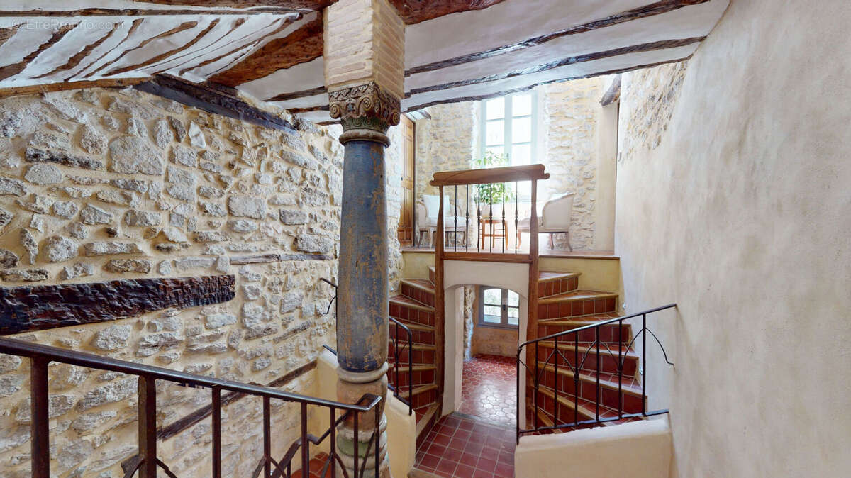 Maison à VAISON-LA-ROMAINE