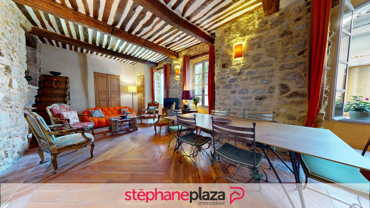 Maison à VAISON-LA-ROMAINE