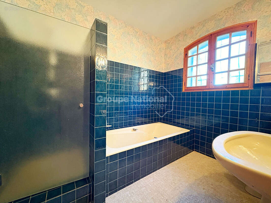 Maison à PELISSANNE