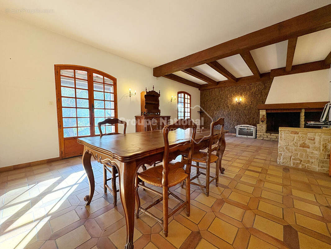 Maison à PELISSANNE