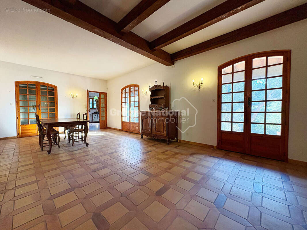 Maison à PELISSANNE