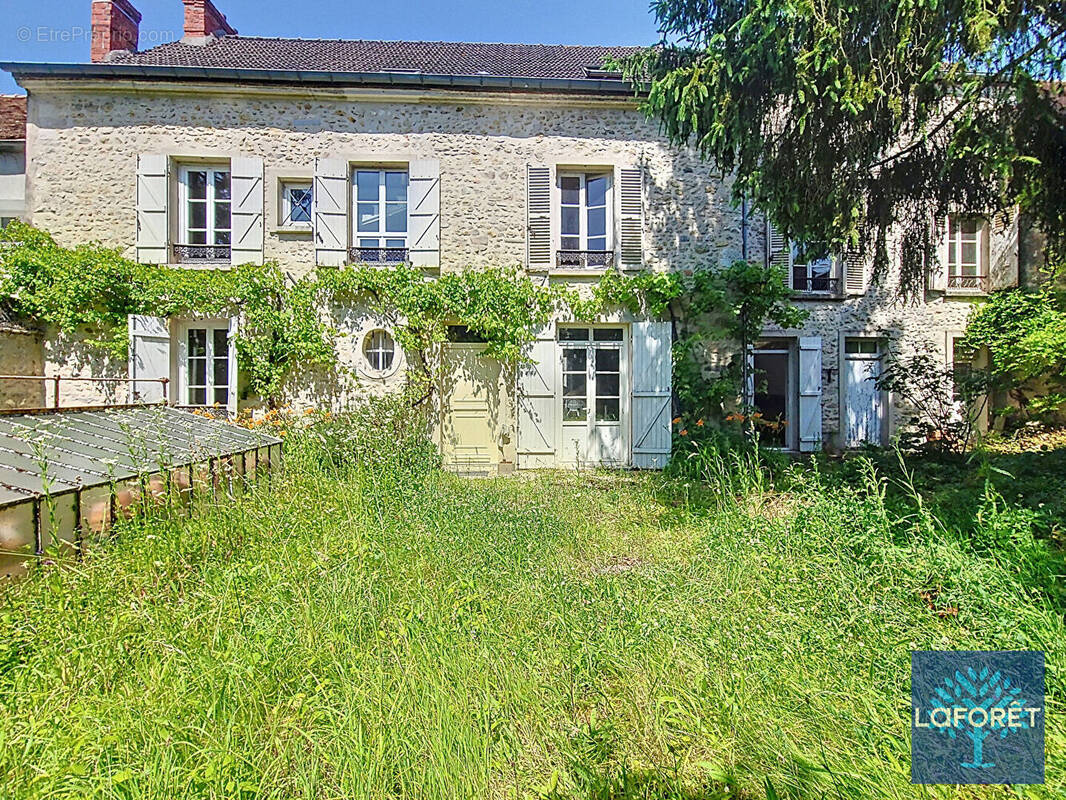 Maison à MORIGNY-CHAMPIGNY