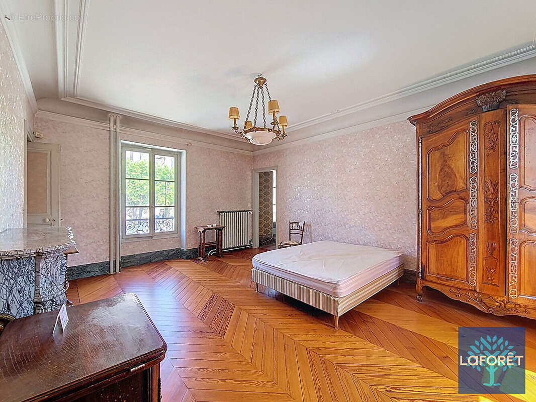 Maison à MORIGNY-CHAMPIGNY