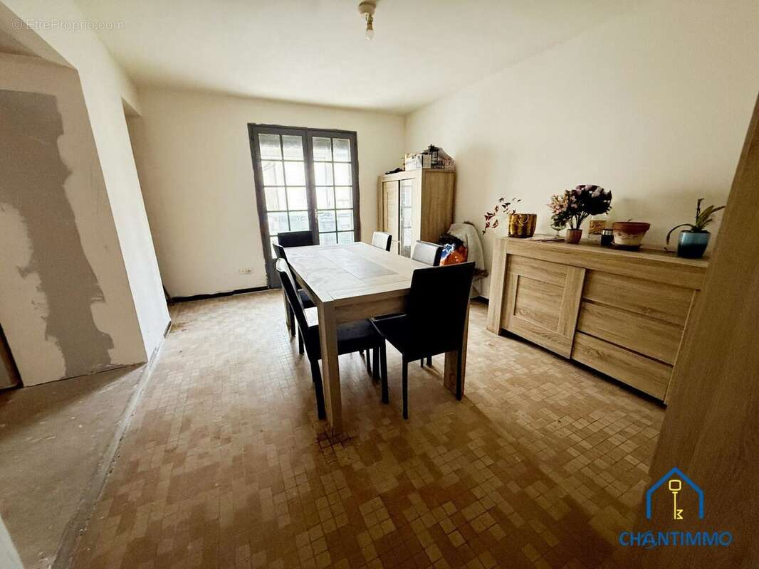 Maison à BAZOGES-EN-PAREDS