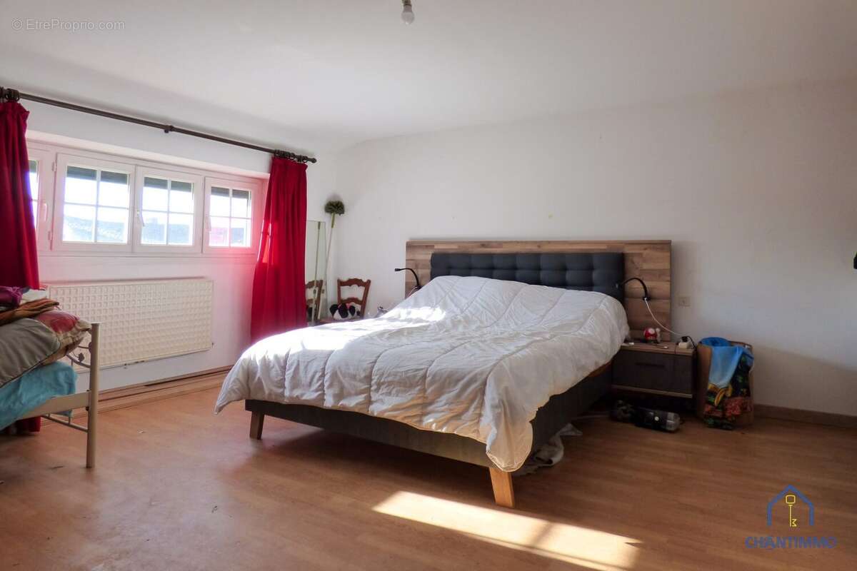 Maison à BAZOGES-EN-PAREDS