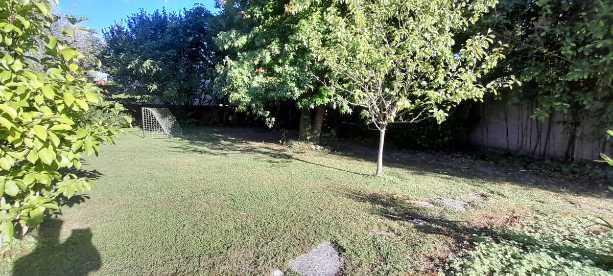 Terrain à VAUGRIGNEUSE