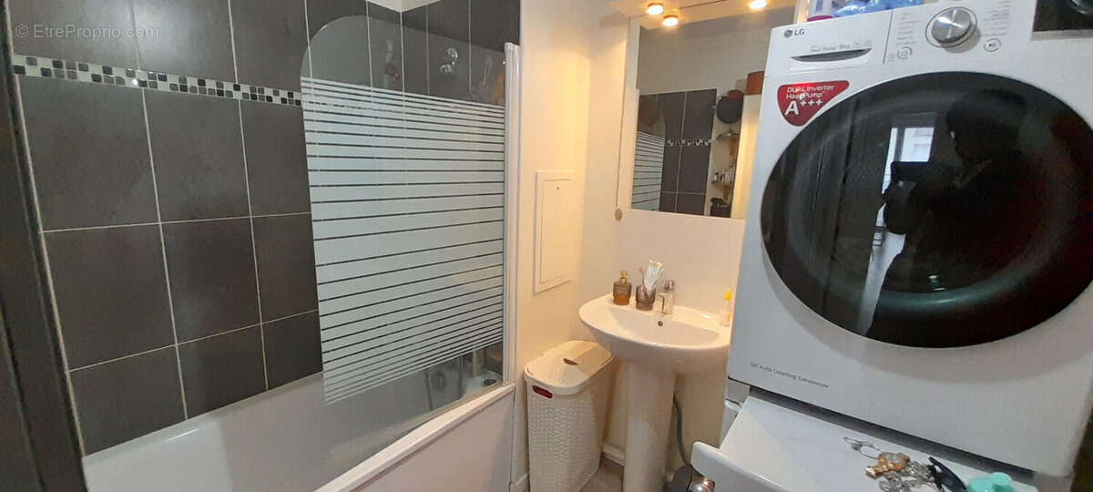 Appartement à SAULX-LES-CHARTREUX