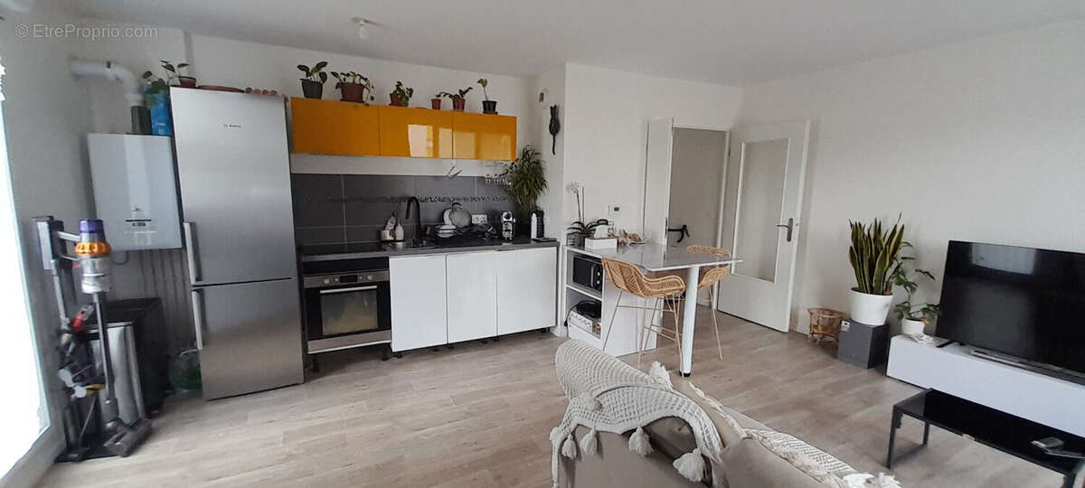 Appartement à SAULX-LES-CHARTREUX
