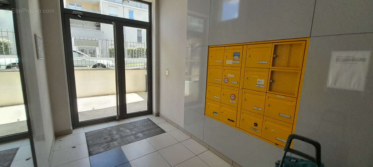 Appartement à SAULX-LES-CHARTREUX