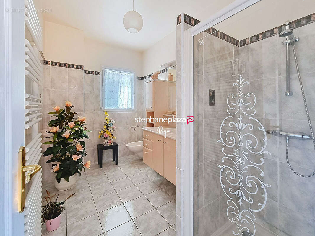 Maison à MESCHERS-SUR-GIRONDE