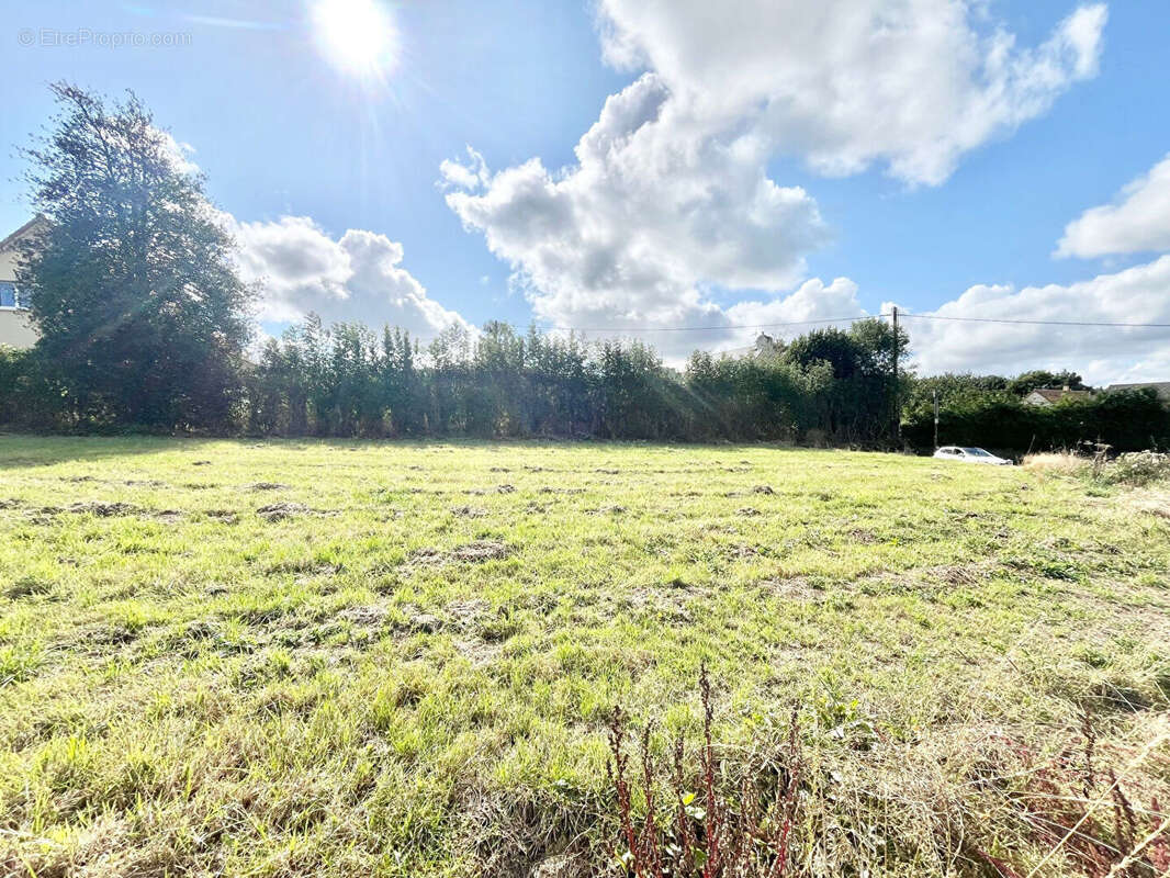 Terrain à EPINAY-SUR-ODON