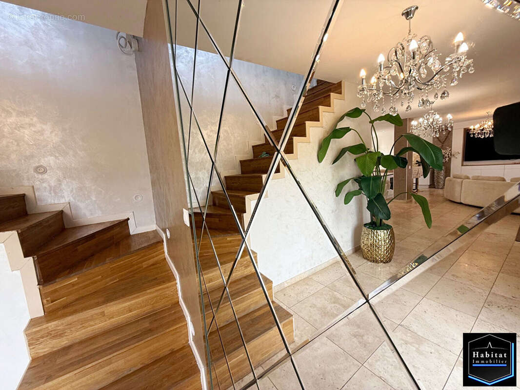 Maison à LE PLESSIS-BELLEVILLE