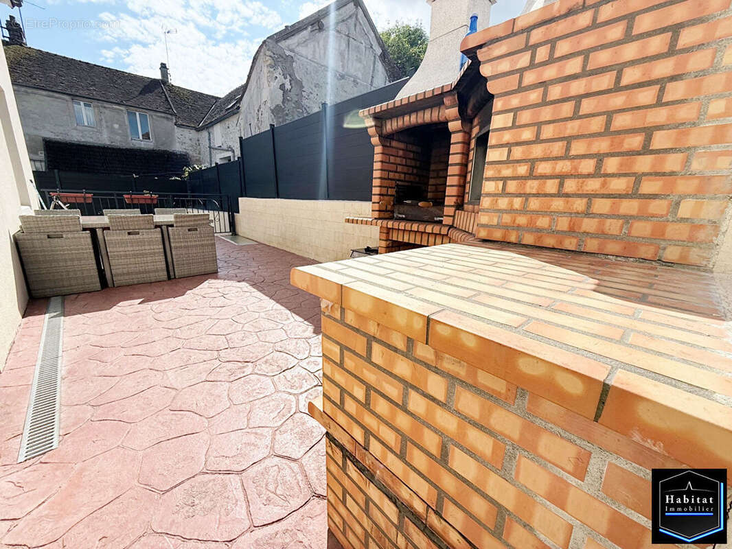 Maison à VER-SUR-LAUNETTE