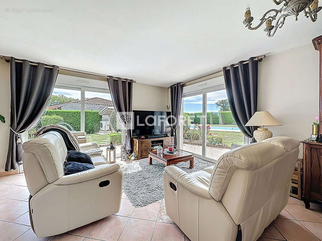 Maison à SAINT-TRIVIER-SUR-MOIGNANS