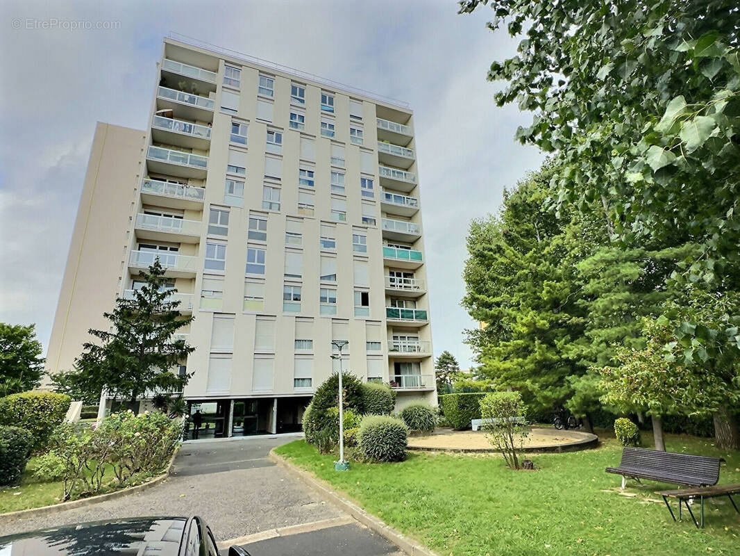Appartement à IVRY-SUR-SEINE