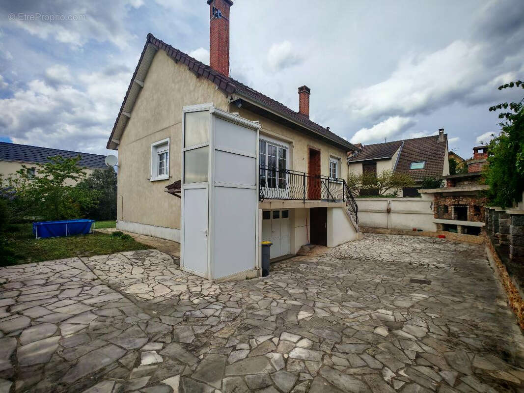 Maison à SARTROUVILLE