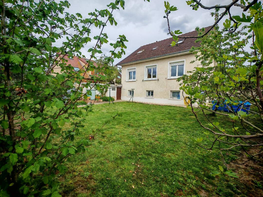 Maison à SARTROUVILLE