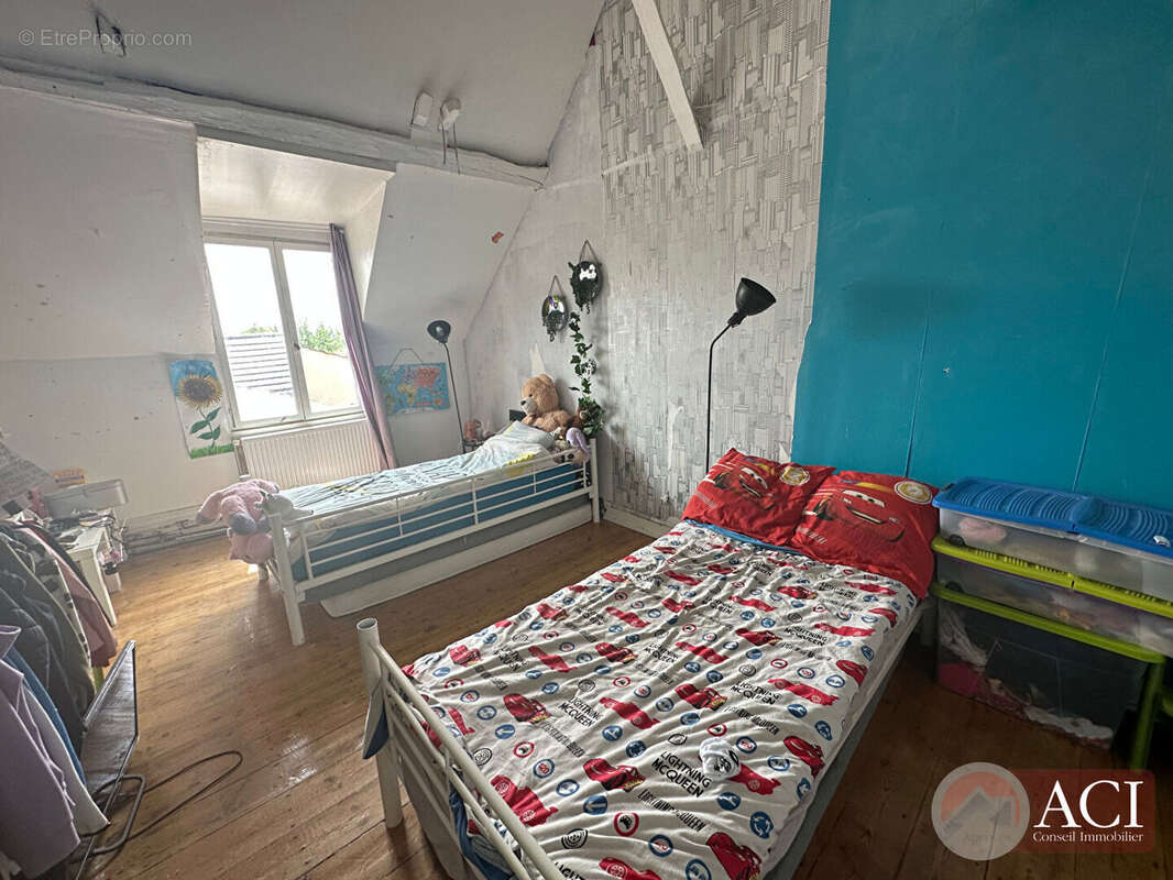 Maison à SAINTE-GENEVIEVE