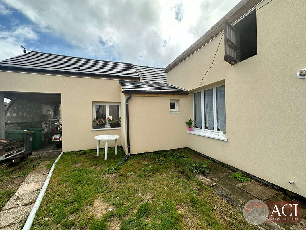 Maison à SAINTE-GENEVIEVE