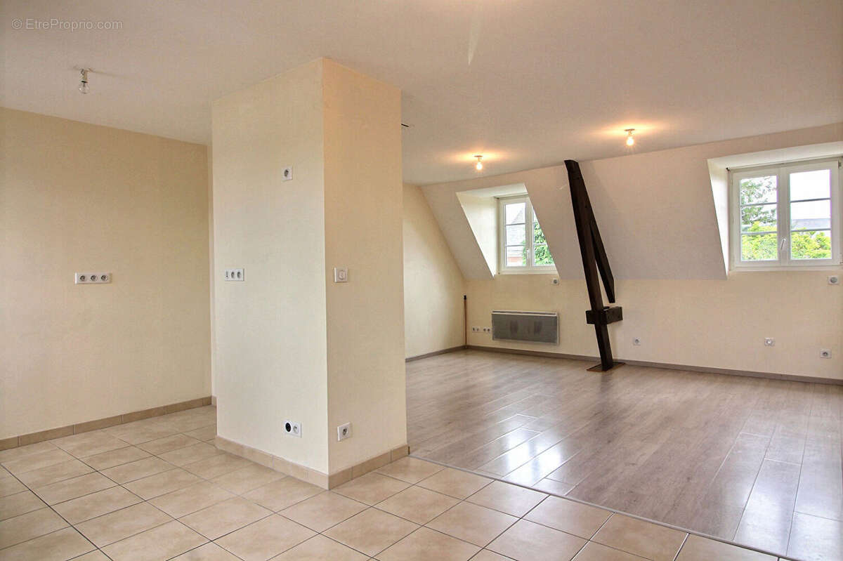 Appartement à ETREPAGNY