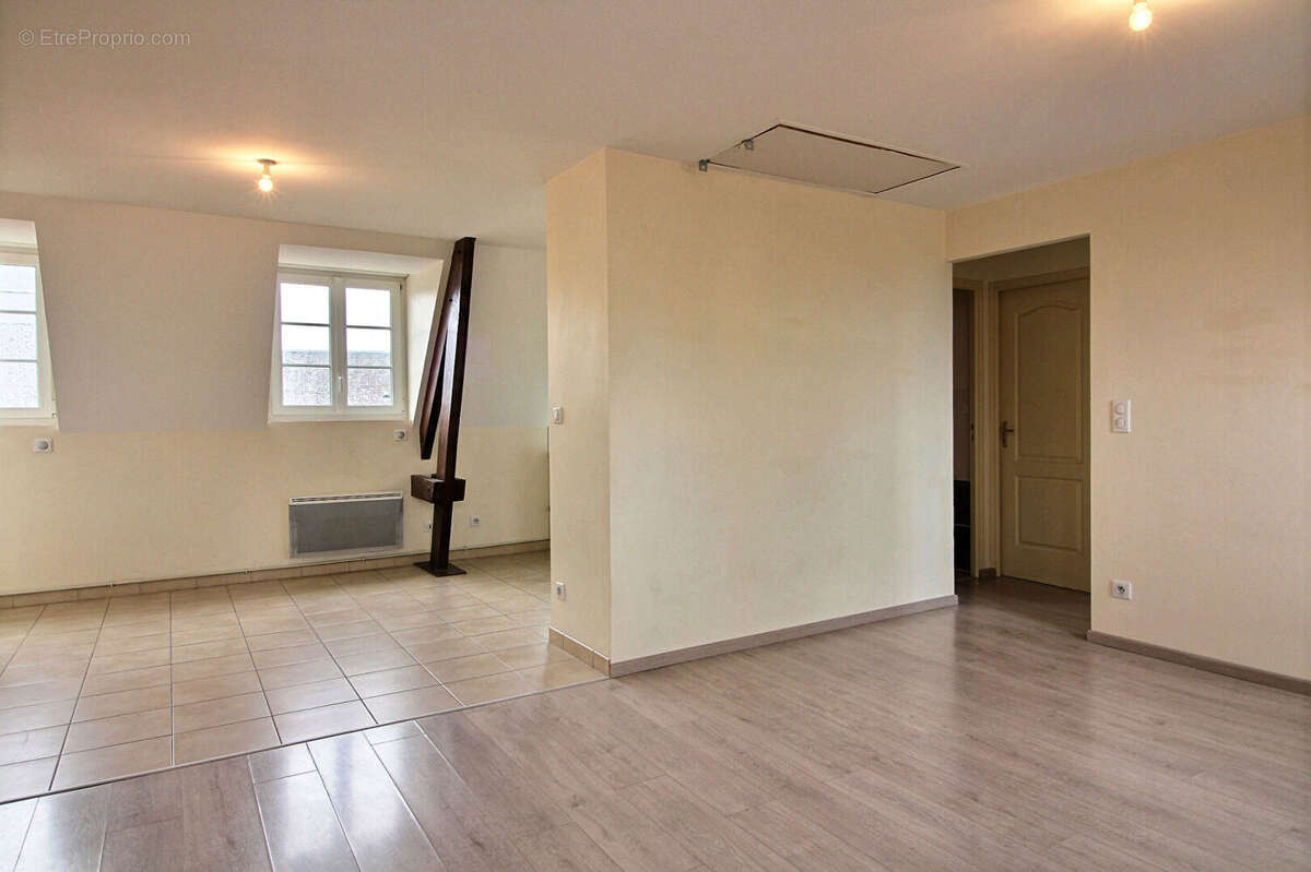 Appartement à ETREPAGNY