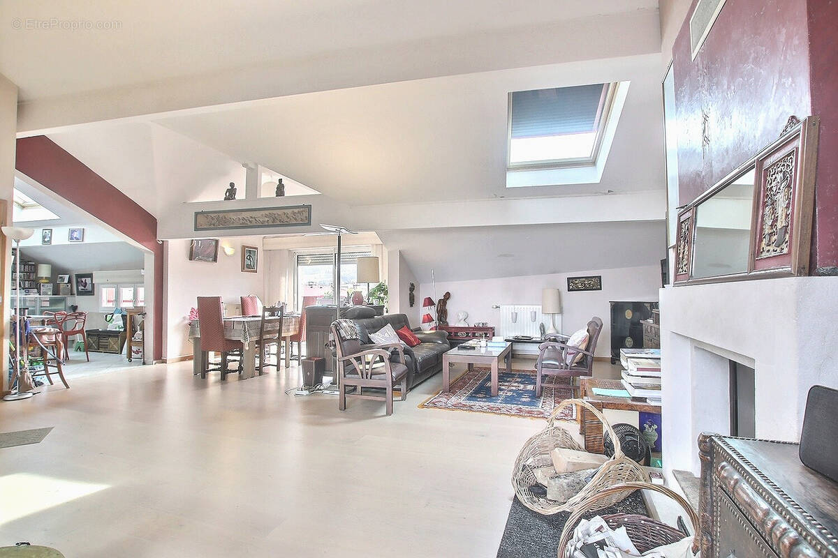 Appartement à LA ROCHE-SUR-FORON