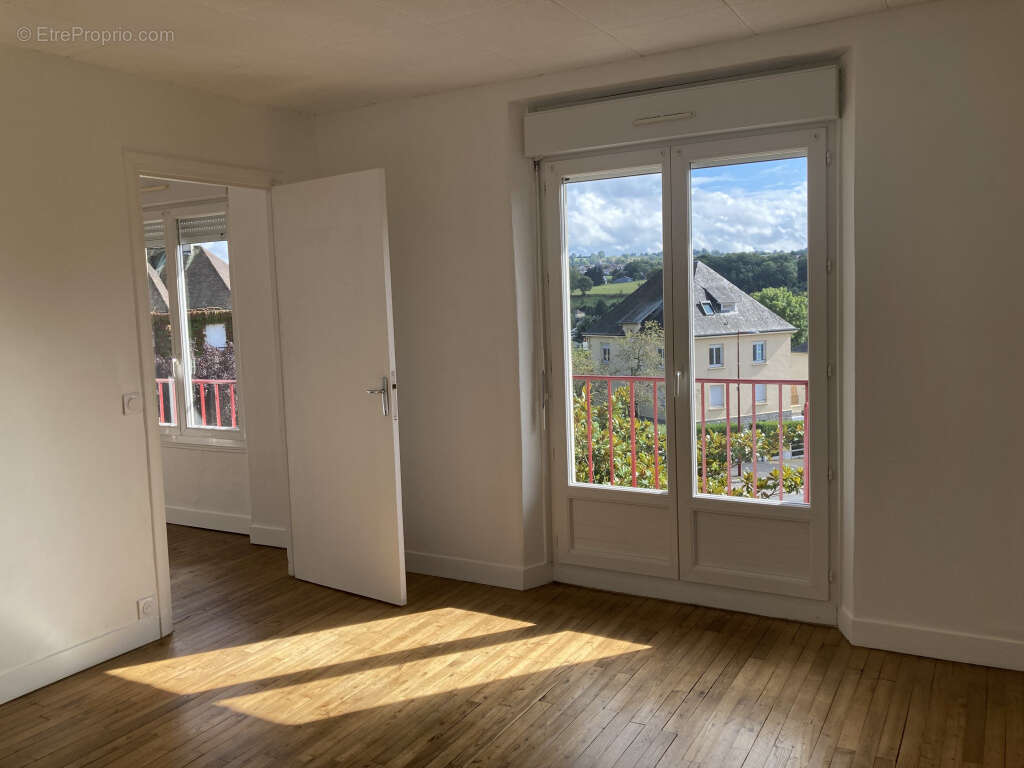 Appartement à CONDE-SUR-NOIREAU