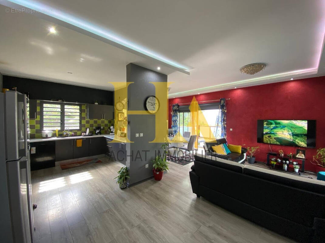 Maison à LA PLAINE-DES-PALMISTES