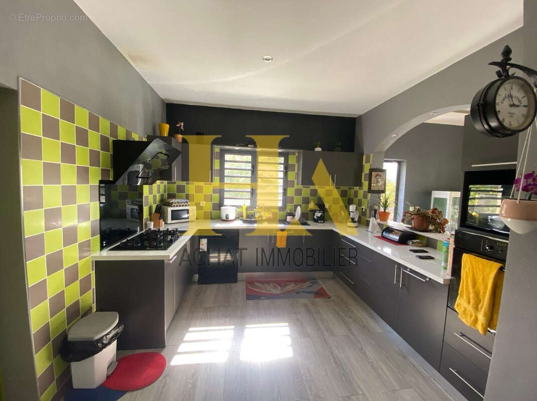 Maison à LA PLAINE-DES-PALMISTES