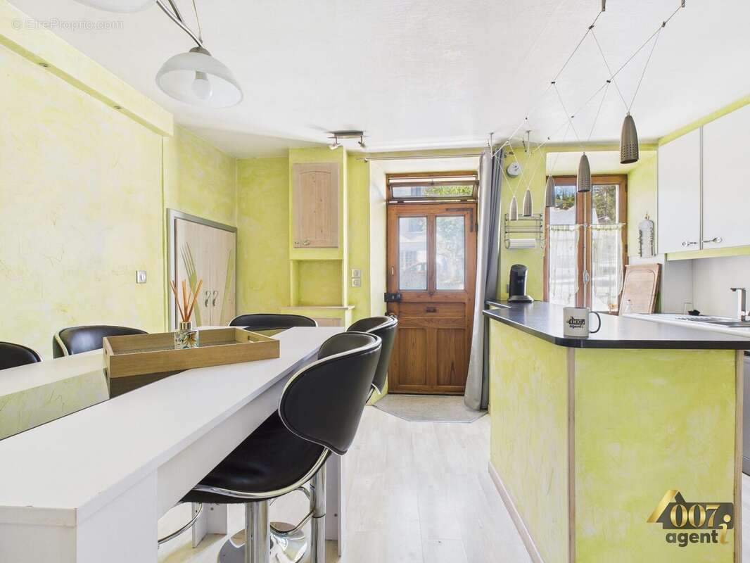 Maison à COISE-SAINT-JEAN-PIED-GAUTHIER