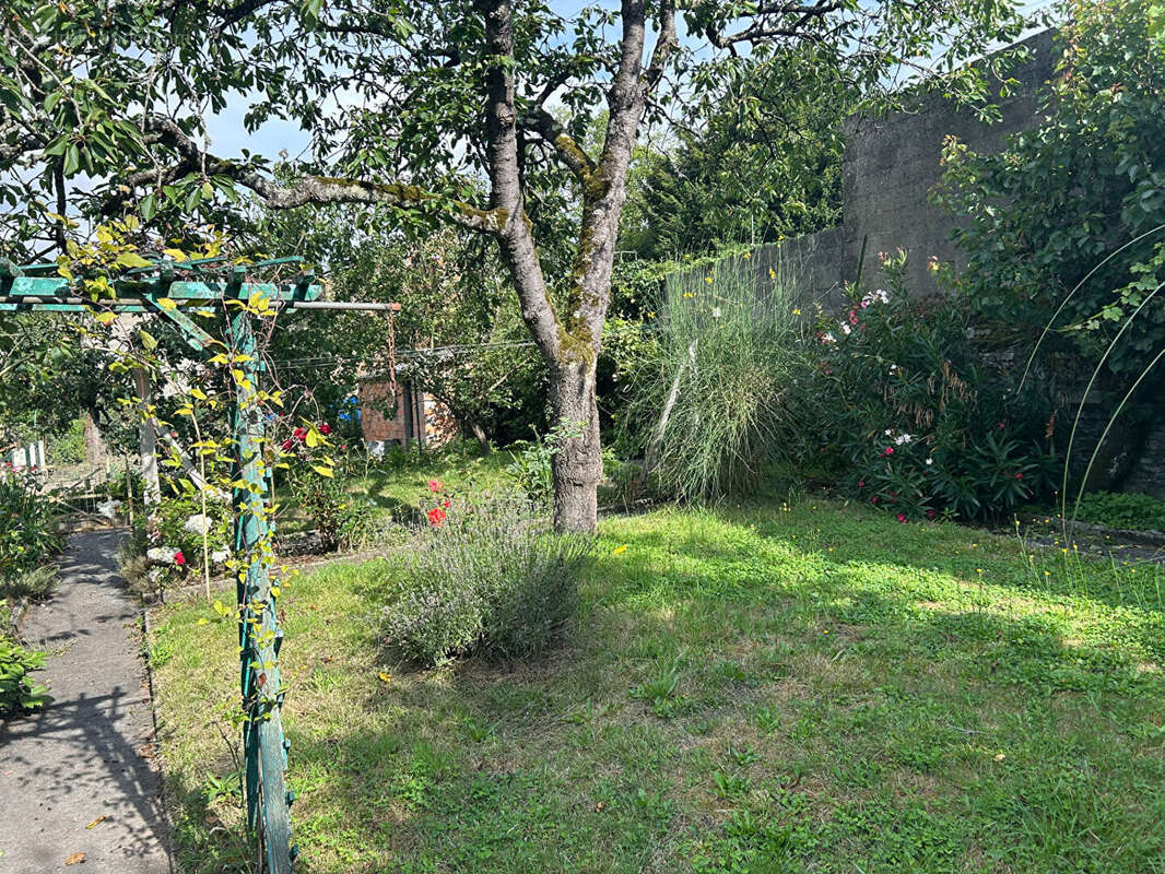 Maison à CONDE-SUR-NOIREAU