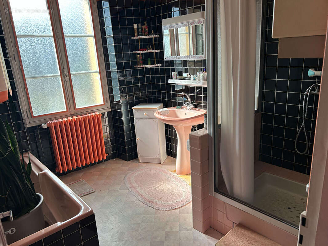 Maison à CONDE-SUR-NOIREAU