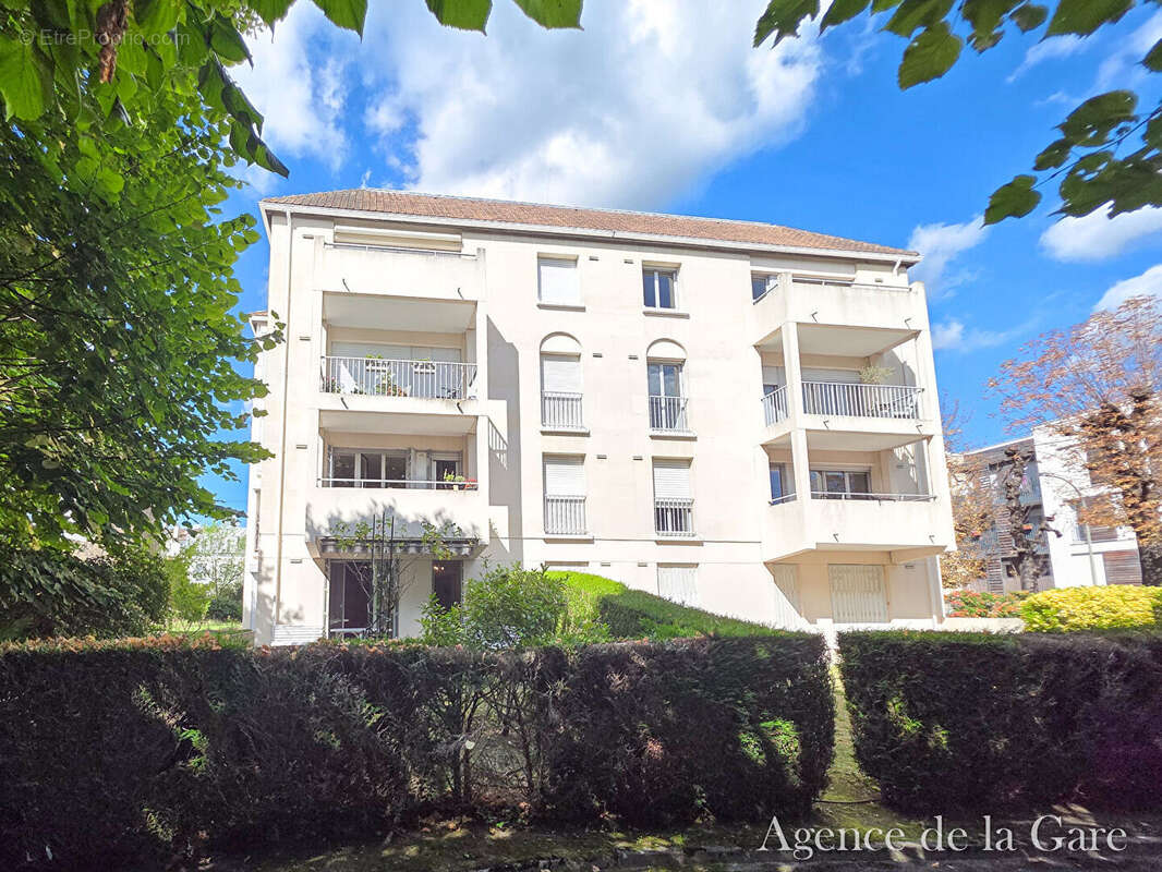 Appartement à MAISONS-LAFFITTE