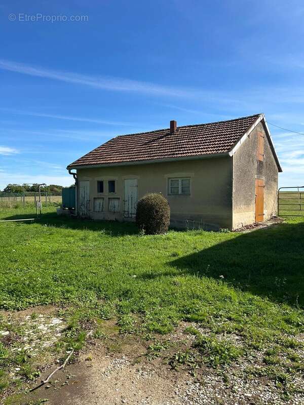 Maison à ETRELLES-SUR-AUBE