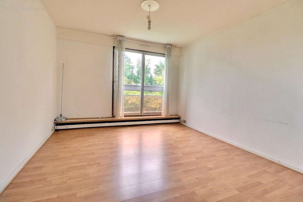 Appartement à MAREIL-MARLY