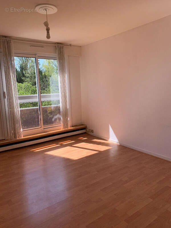 Appartement à MAREIL-MARLY