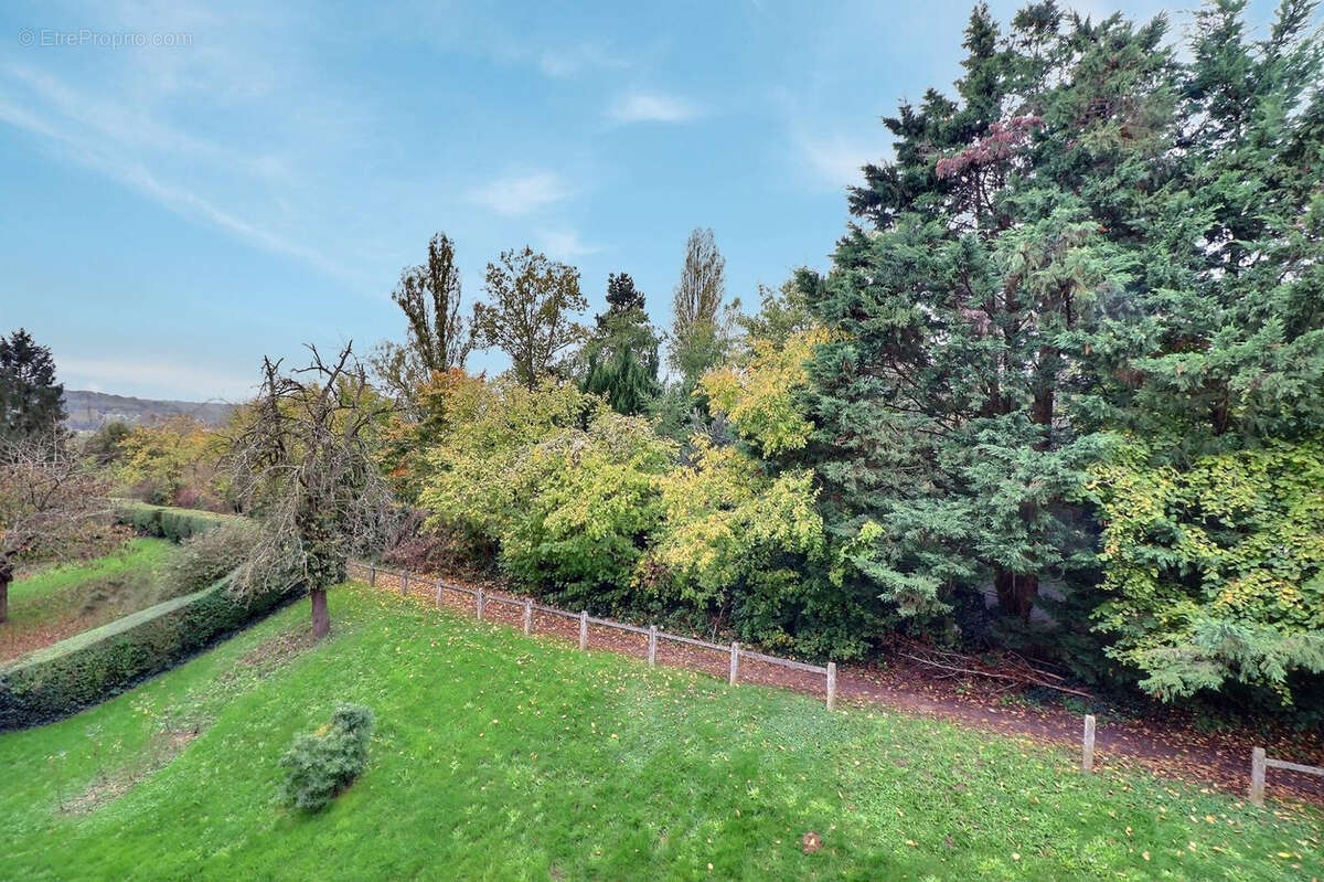 Appartement à MAREIL-MARLY