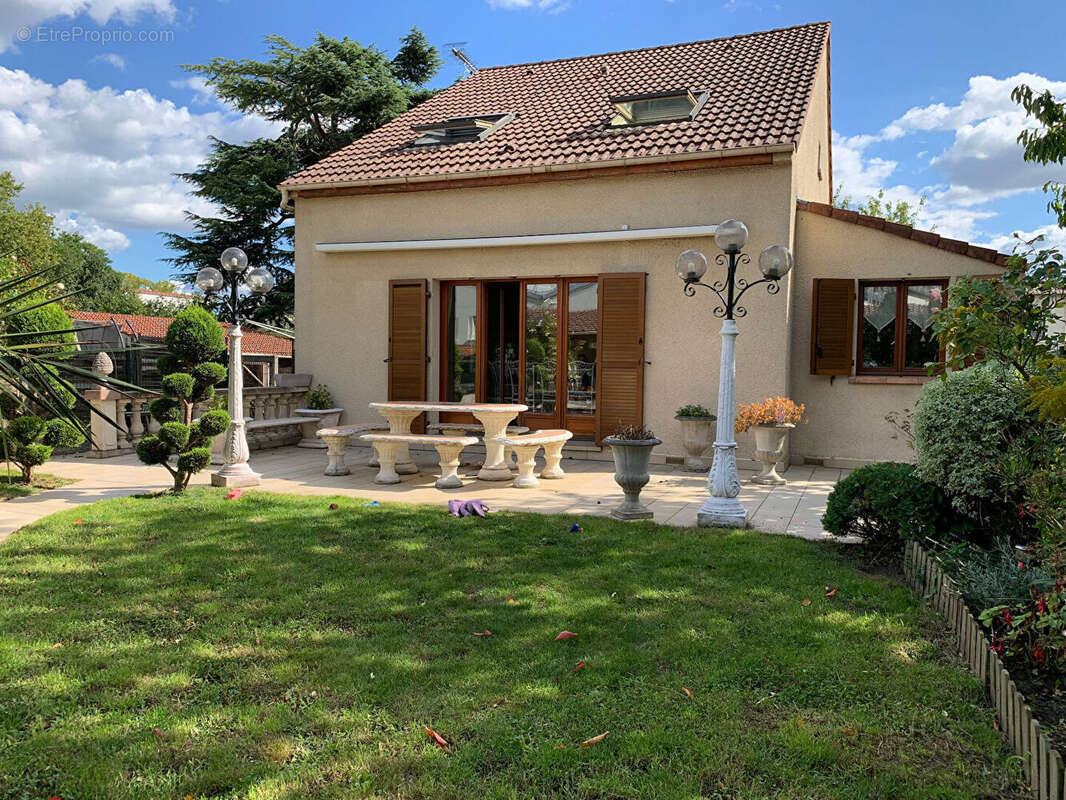 Maison à NEUILLY-SUR-MARNE