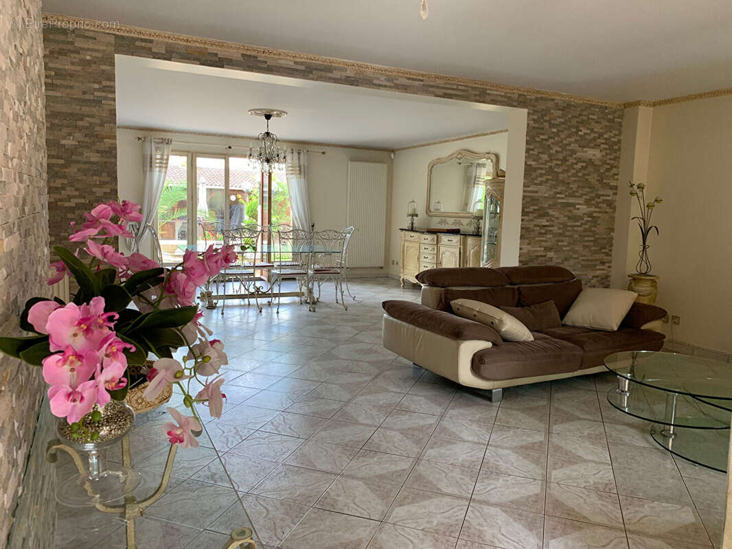 Maison à NEUILLY-SUR-MARNE