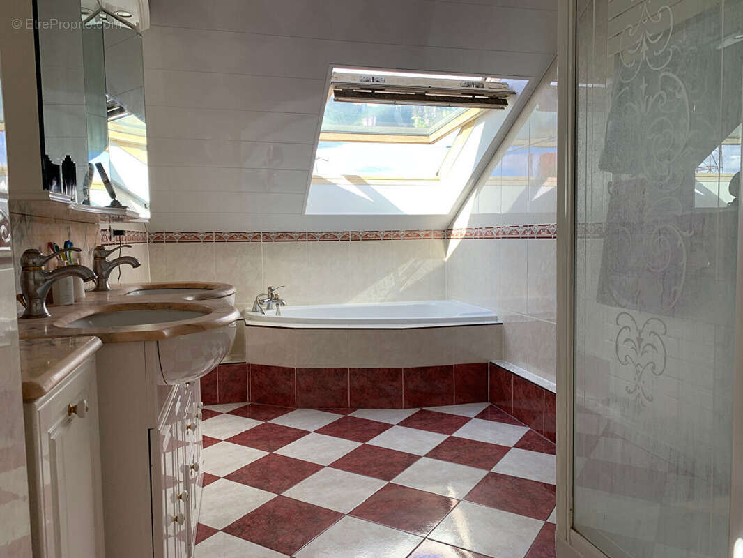 Maison à NEUILLY-SUR-MARNE